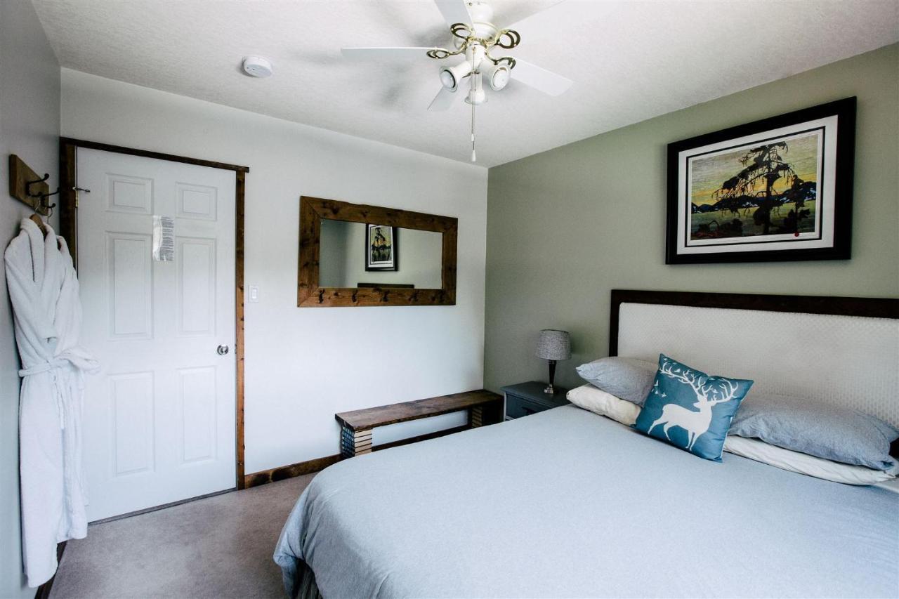 Alpenrose Revelstoke Bed & Breakfast Екстериор снимка