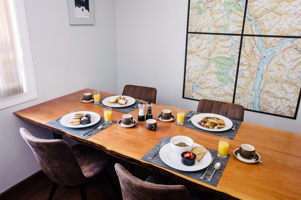 Alpenrose Revelstoke Bed & Breakfast Екстериор снимка