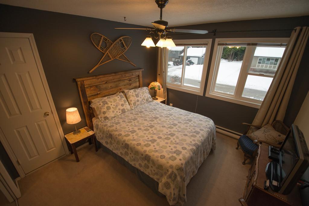 Alpenrose Revelstoke Bed & Breakfast Стая снимка