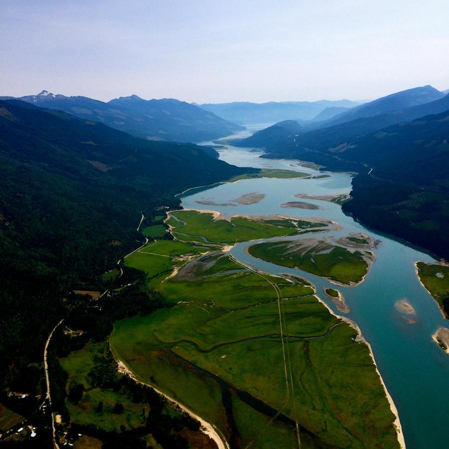 Alpenrose Revelstoke Bed & Breakfast Екстериор снимка